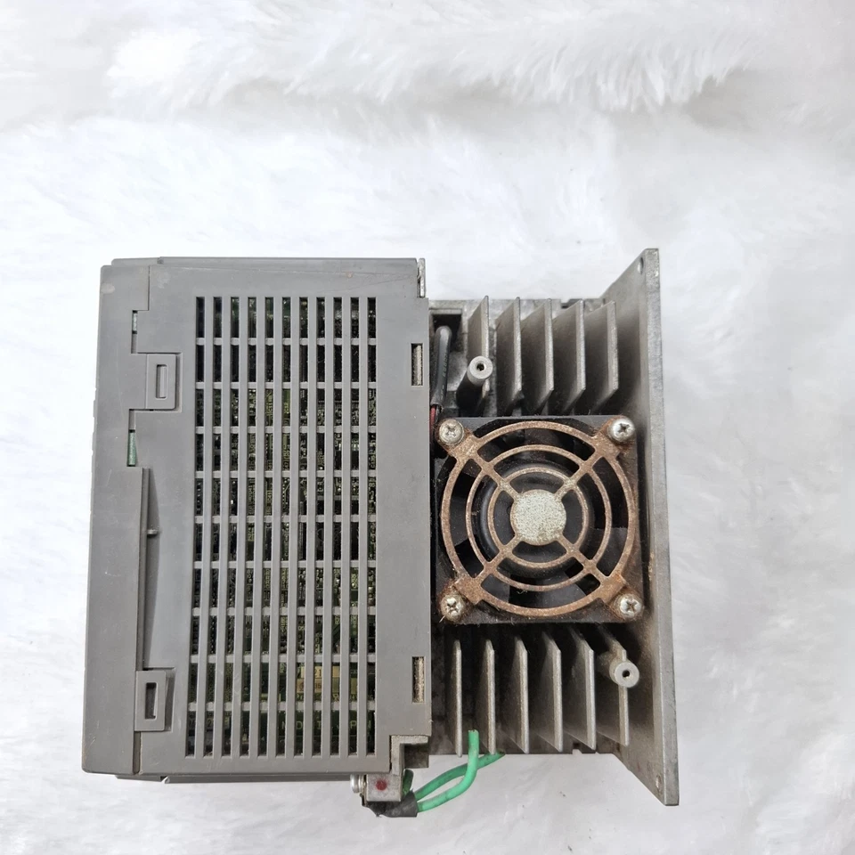 FUJI ELECTRIC RYC751D3-VVT2 FALDIC SERVO DRIVE 200-230V